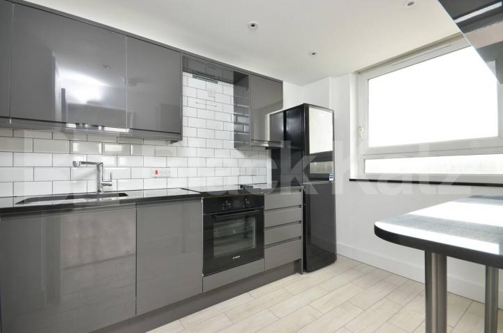 			New Instruction, 3 Bedroom, 1 bath, 1 reception Flat			 Daling Way, Victoria Park